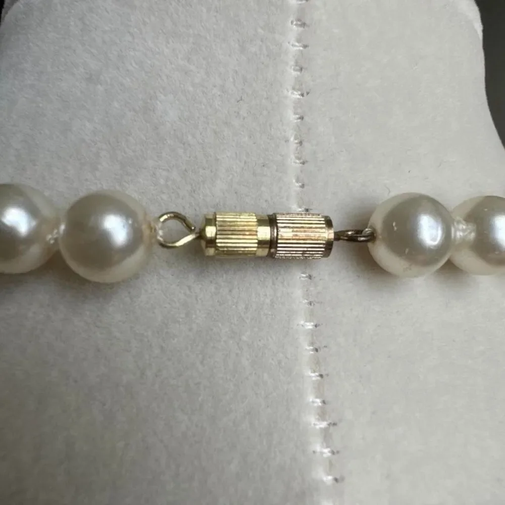 Unbranded Women's White and Cream Jewellery